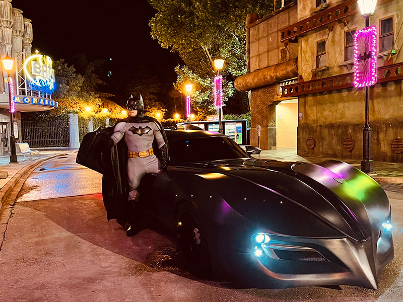 Batman en el Batimovil 