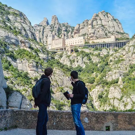 Tour Privado a Montserrat (Recogida en Hotel + Teleférico y Almuerzo )