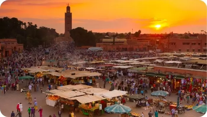 Vista del zoco en Marrakech